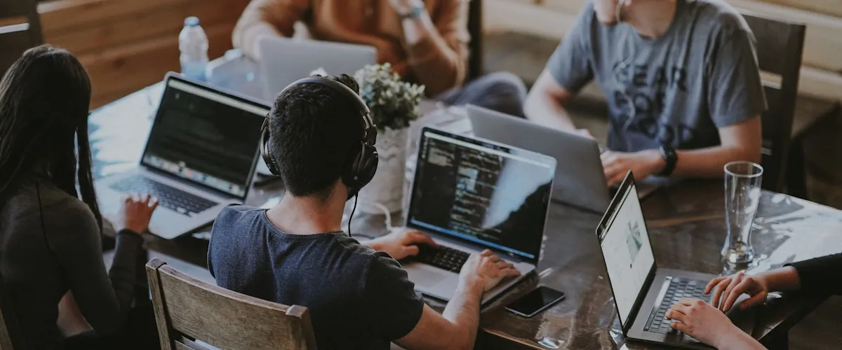 The vaza.ai team building the AI SEO autopilot platform vaza.ai team collaborating on AI SEO platform development